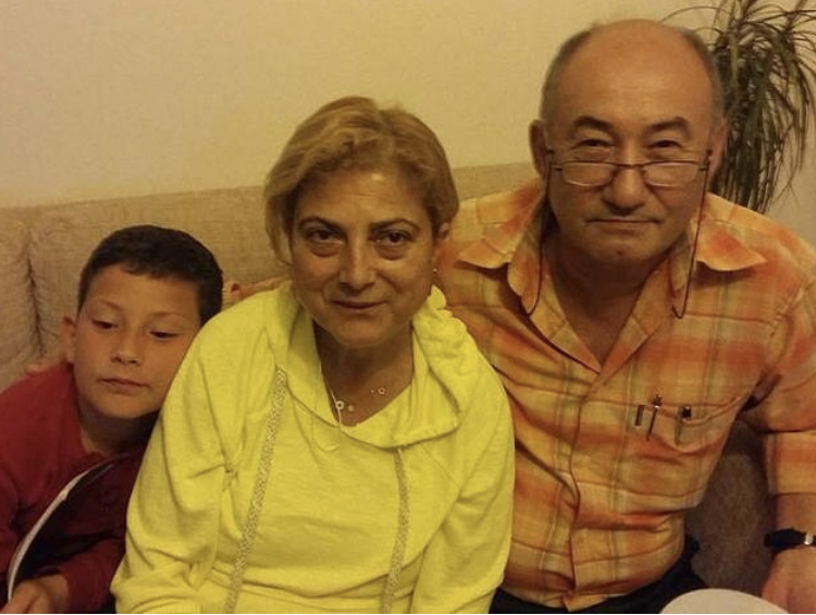 Gölcük çok değerli bir evladını kaybetti KUAFÖR GÜLTEN VEFAT ETTİ