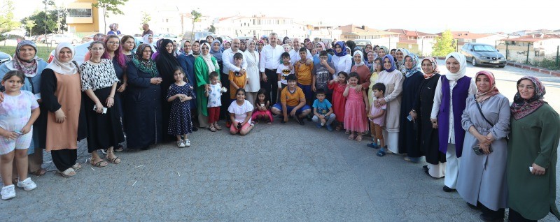 Başkan Büyükakın’a, Darıcalı kadınlardan hizmet teşekkürü