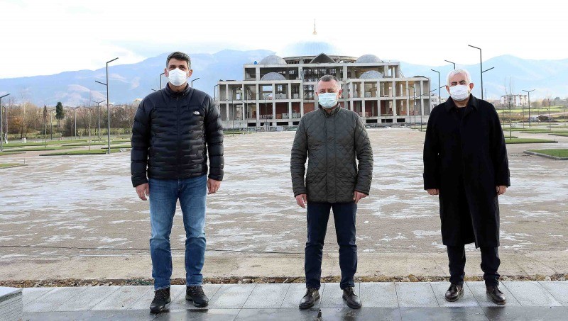 “32 dönümlük Kartepe Kent Meydanı’nı şehrimize kazandırıyoruz”