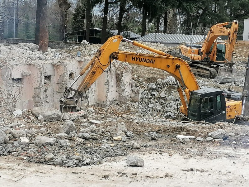 Kaymakamlık Binasında yıkım tüm hızıyla devam ediyor