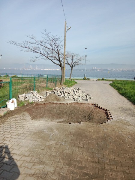 Değirmendere Yüzbaşılar Mahallesi’nde Parke taşlar onarıldı VATANDAŞLAR TEŞEKKÜR ETTİ  