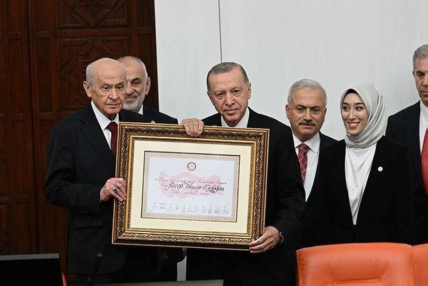 Cumhurbaşkanı Erdoğan yeni Kabine’yi açıkladı ÜLKEMİZ İÇİN HAYIRLI OLSUN