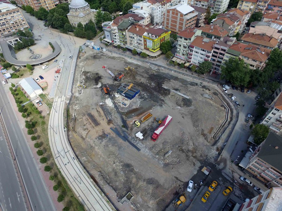 17 metre derinliğinde istinat duvarı
