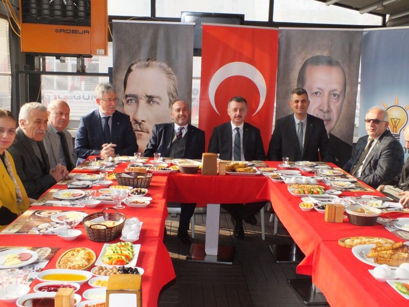 Miniklerden yardım paketi HELAL OLSUN SİZE
