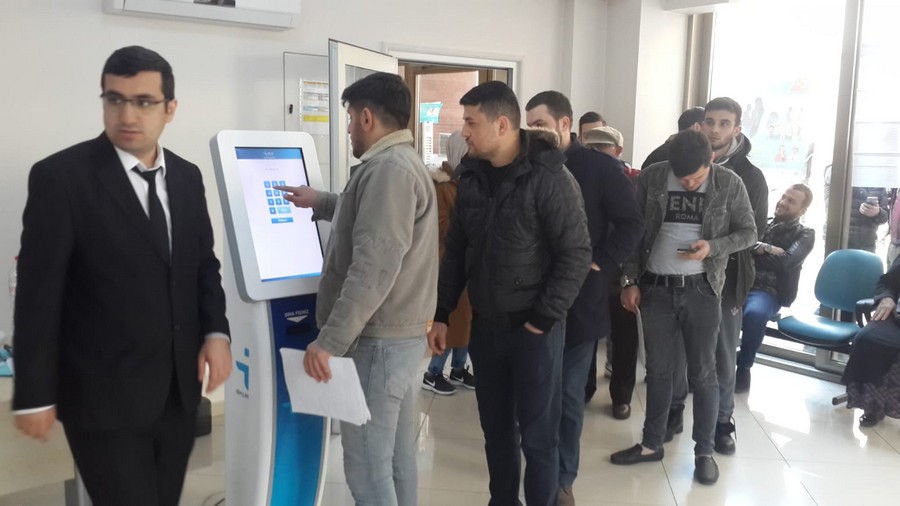 Çöp Konteynırlarının olduğu alanlar kireçle dezenfekte edildi