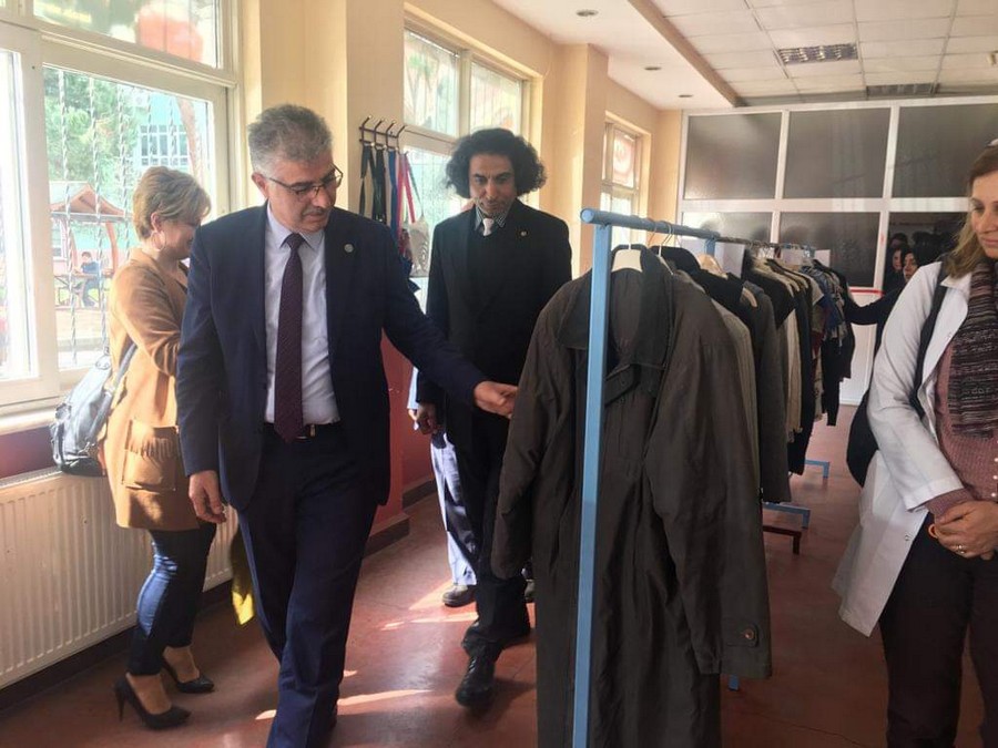 Gölcük Endüstri Meslek Lisesi’nin Sevgi Dükkanı Projesi hayata geçirildi