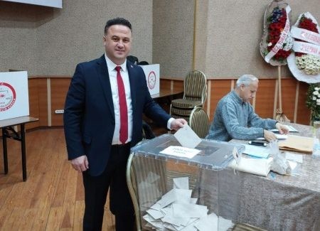 Türk Harb-İş Sendikası Kocaeli Şubesi Kongresinde iki aday yarıştı KORKUT GÖKBAYRAK YENİDEN BAŞKAN SEÇİLDİ