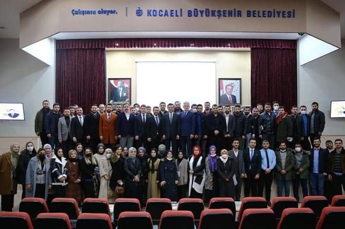 ÜNİAK tarafından düzenlenen konferansa Dışışleri Bakan Yardımcısı Kıran katıldı GENÇLER, ‘2023 HEDEFLERİMİZE HAZIRIZ’
