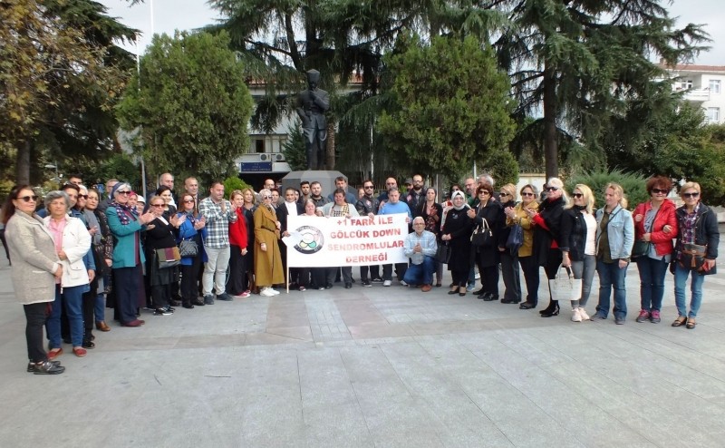 Down Sendromlu Canan Şiddete maruz kaldı  GÖLCÜK BÜYÜK TEPKİ GÖSTERDİ