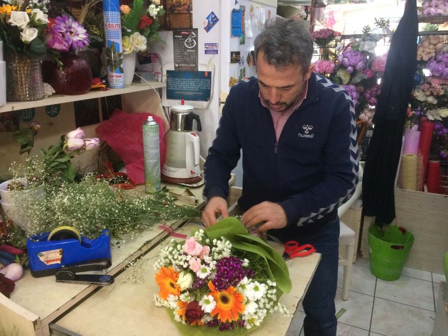 Ay Kuyumculuk’un Sahibi Ahmet Ay altın piyasasını değerlendirdi ALTIN FİYATLARI ARTIYOR