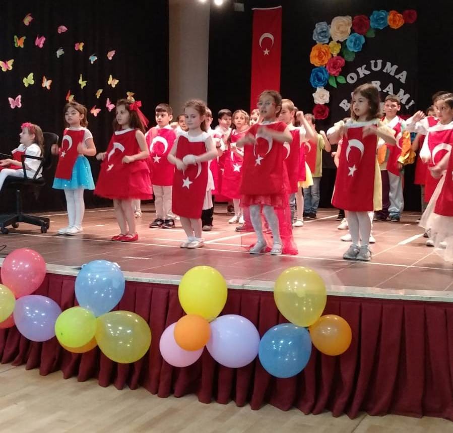 Rotterdam İlkokulu’nun 1/B sınıfı öğrencilerinin  OKUMA BAYRAMI COŞKUSU