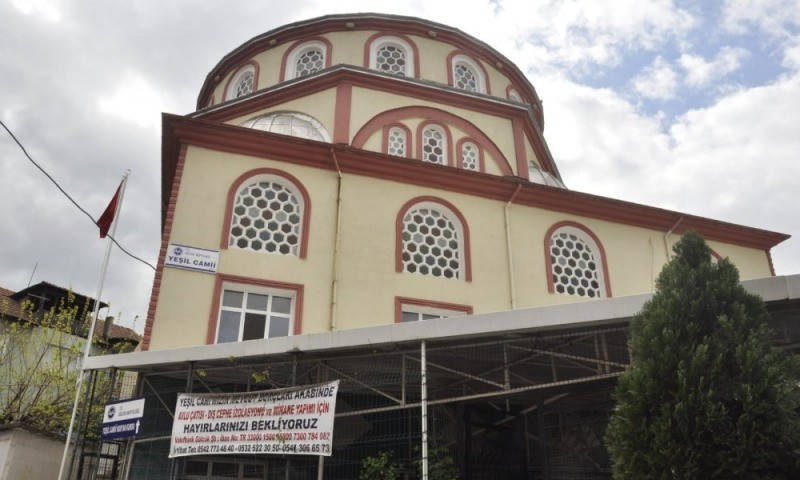 Gölcük’ün tek minaresiz camisi Yeşil Cami cemaati yetkililere seslendi ‘SESİMİZİ DUYUN, MİNAREMİZİ YAPIN’