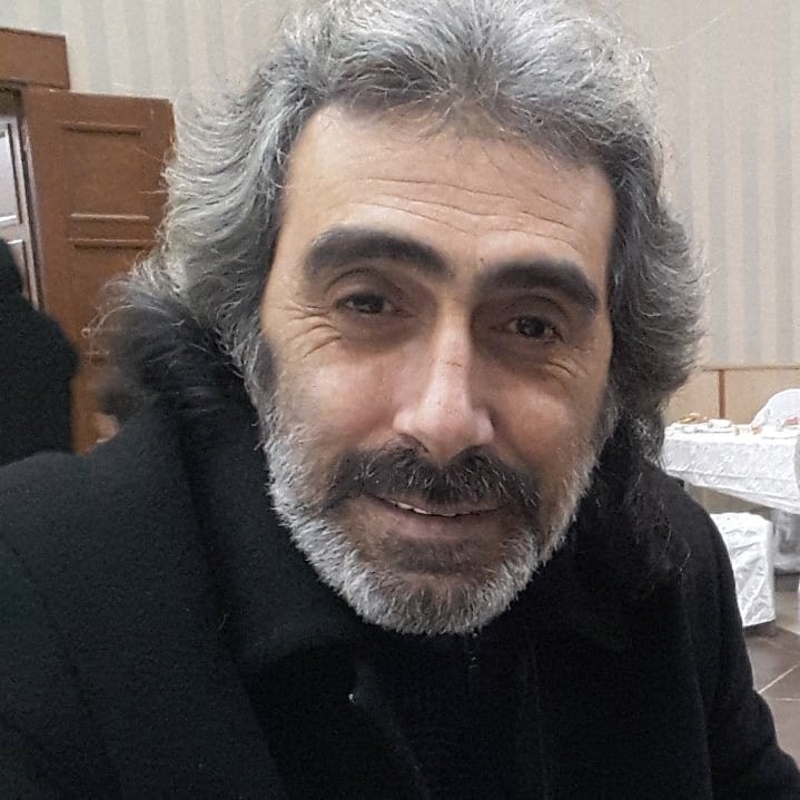 Gölcüklü ünlü Tiyatro yönetmeni ve sinema oyuncusu Bünyamin Özdemir ANNESİNİ CORONA’DAN KAYBETTİ