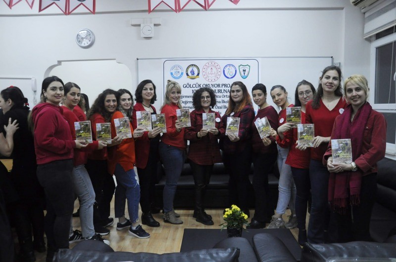 ‘Gölcük Okuyor’ Projesi 100. Yıl Onuruna Dört Okulun Öğretmenleri veliler ile bir araya geldi ‘BİZLER OKUYACAĞIZ, ONLAR DİNLEYECEK’
