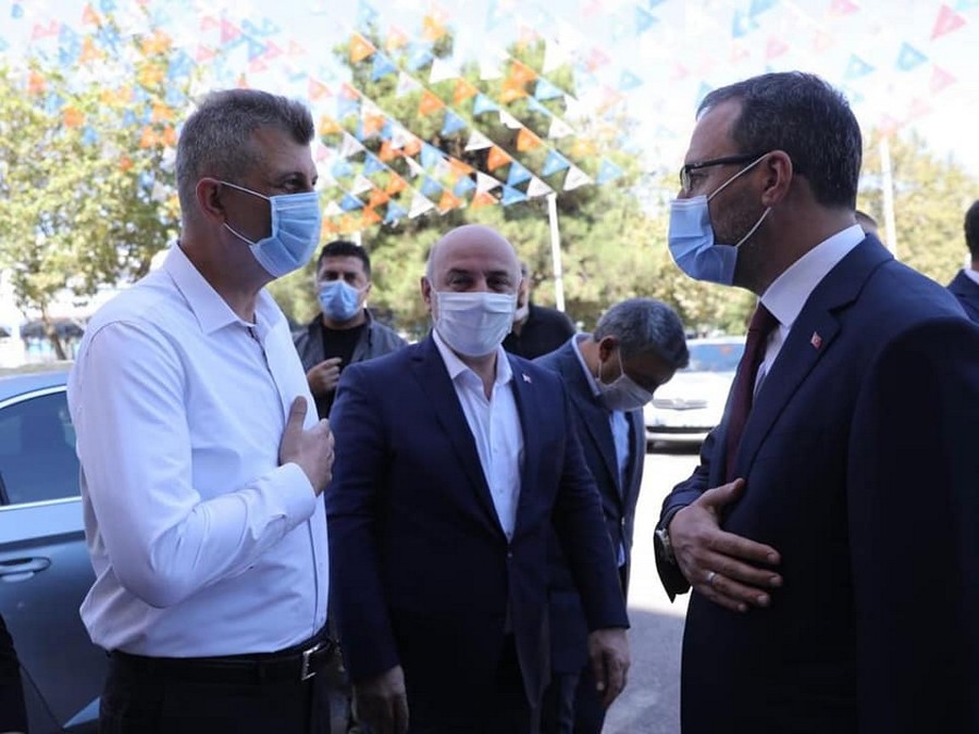 BAŞKAN SEZER GÖLCÜK İÇİN ÖNEMLİ PROJEYİ BAKAN KASAPOĞLU İLE GÖRÜŞTÜ
