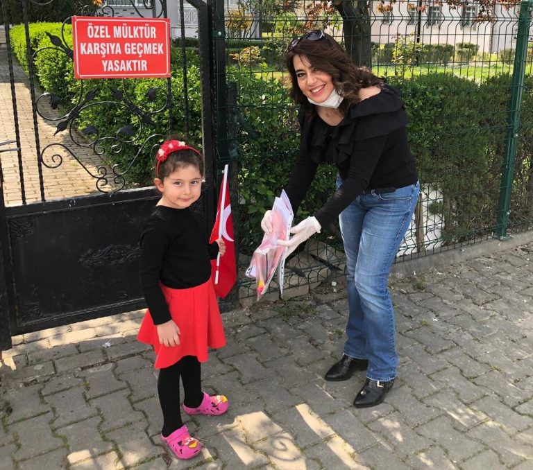 ‘Okulda Olmasak da 23 Nisan’ı Hep Birlikte Kutlayacağız’