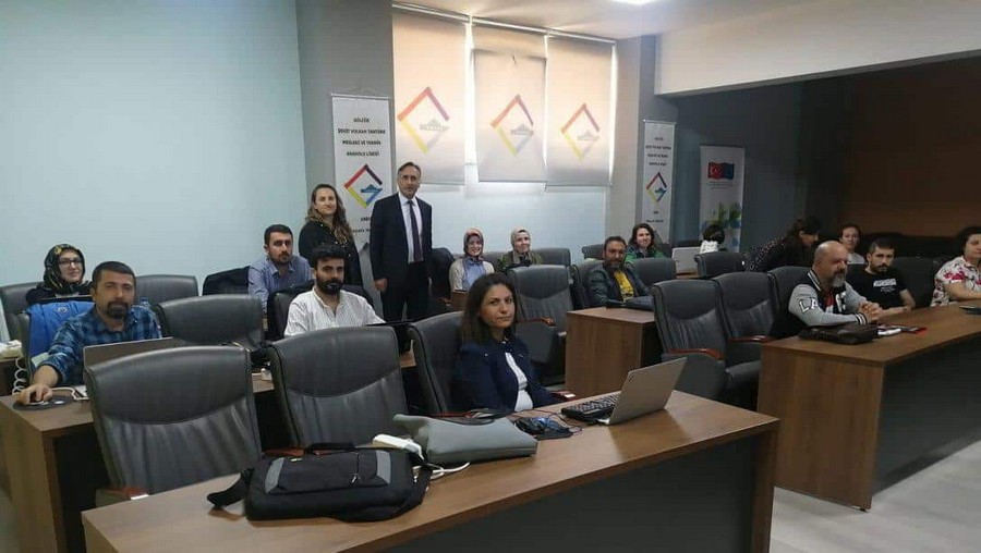 TÜBİTAK Proje Yazma Çalıştayına GÖLCÜKLÜ ÖĞRETMENLERDEN BÜYÜK İLGİ