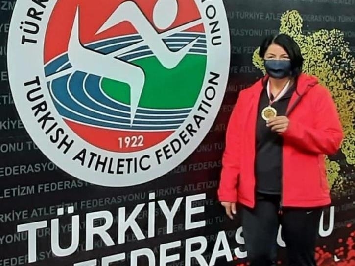 İzmit Belediyesporlu Atlet Fatma Akkurt TÜRKİYE ŞAMPİYONU OLDU