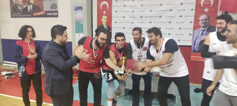 Basketbol tutkunları Prof. Dr. Haydar Baş anısına mücadele etti