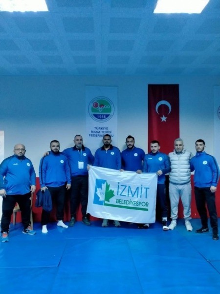 İZMİTLİ GÜREŞÇİLER KAHRAMANMARAŞ’TA MİNDERE ÇIKTI