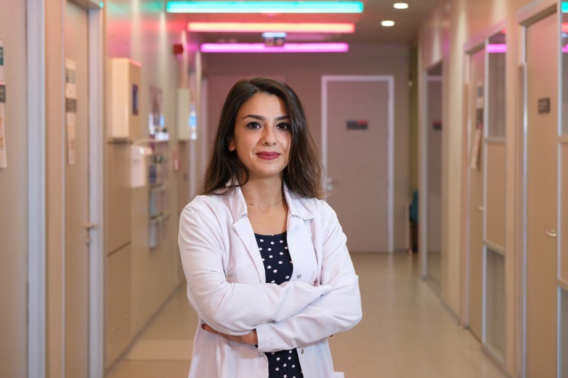Konuşurken sevimli olsa da hatasını pekiştirmeyin