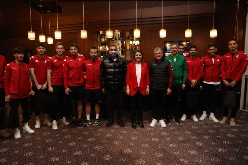 BAŞKAN HÜRRİYET’TEN VANSPOR’A MORAL ZİYARETİ