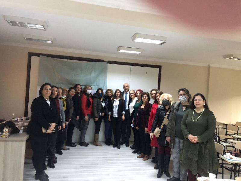 İZMİT KENT KONSEYİ KADIN MECLİSİ 102 KADIN 102 BAKIŞ PROJESİNİ HAYATA GEÇİRİYOR