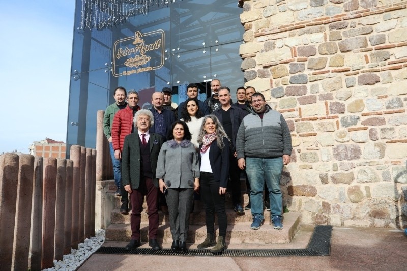 İzmit Belediyesi ve AÇEV Yetkilileri Şehr-i İzmit Kafe’de  BİR ARAYA GELDİ