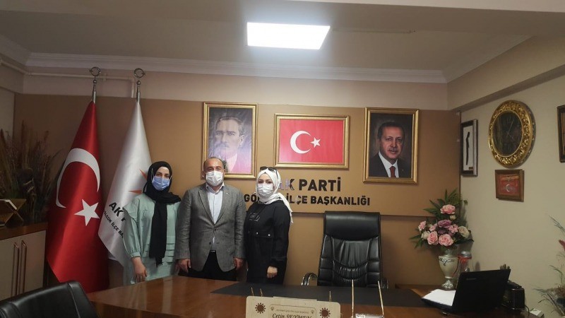 AK Parti İl Kadın Kolları üyeleri Emine Bahar ve Şeyma Şahinbaş
