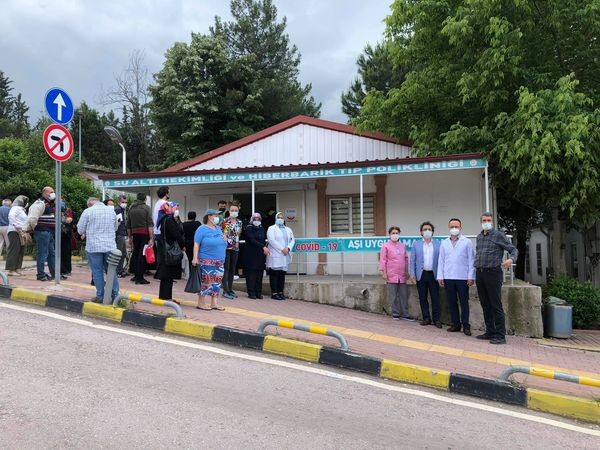 GÖLCÜK DEVLET HASTANESİNDE 30 ADET AŞI POLİKLİNİĞİ HİZMETE AÇILDI