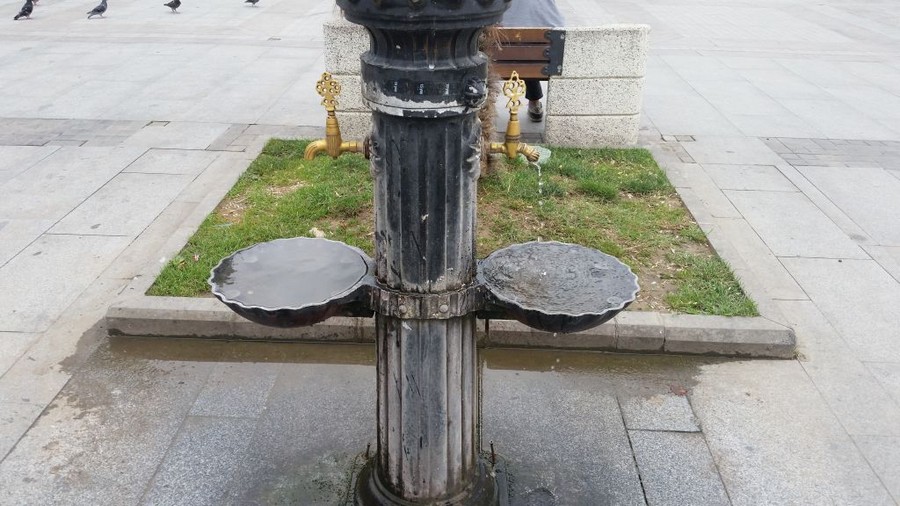 Anıtpark’ta ki çeşmeler doğru kapatılmıyor  SUYUMUZ BOŞA GİDİYOR