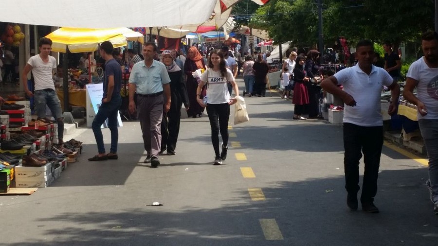 Kurban Bayram yaklaşıyor, gelenek bu yılda değişmedi  BAYRAM PAZARI KURULDU