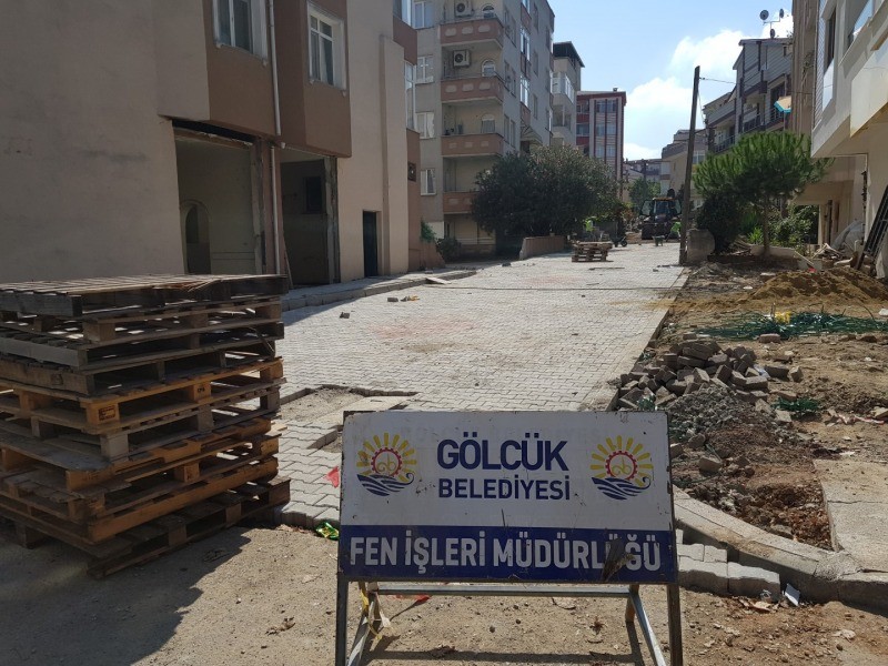 Gölcük Belediyesi ekipleri ilçemizin dört bir yanında  HARIL HARIL ÇALIŞIYOR
