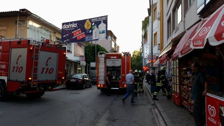 AZ KALSIN BİR EV YANIYORDU