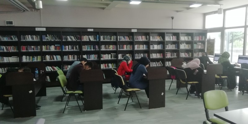 Gölcük’te Kütüphaneler Sınava Hazırlanan  ÖĞRENCİLERİN GÖZDESİ