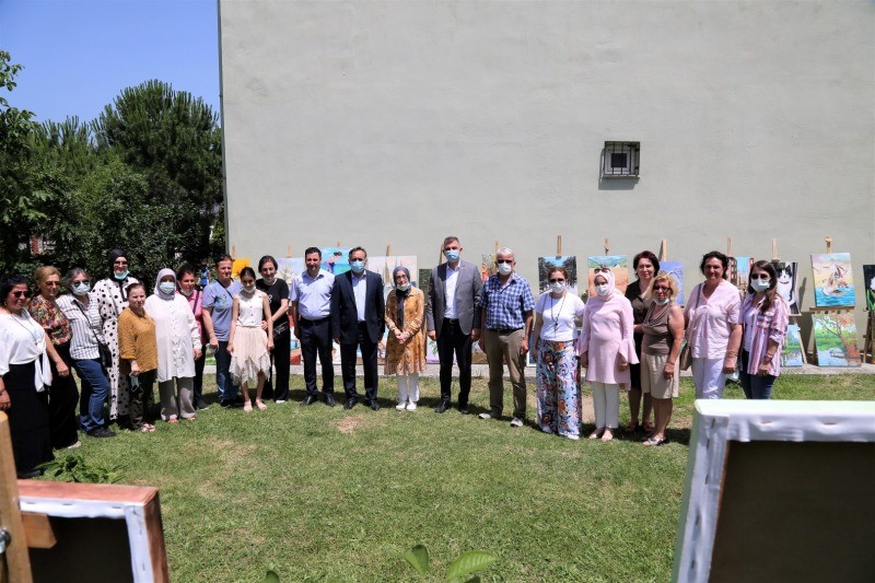 GÖLCÜK’LÜ KADINLARDAN MUHTEŞEM RESİM SERGİSİ