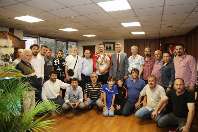 Başkan Sezer: “Seninle gurur duyuyoruz”