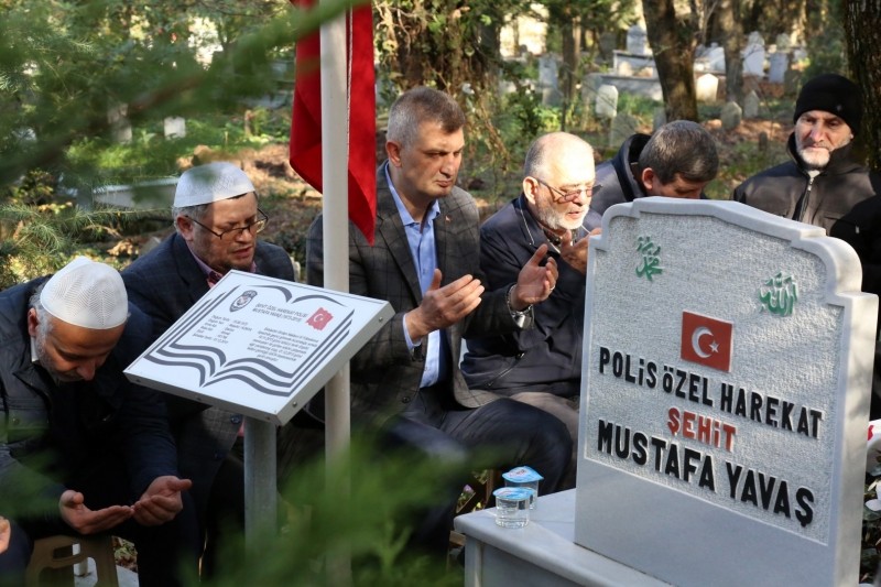 GÖLCÜK BELEDİYESİ ŞEHİTLERİNİ UNUTMUYOR