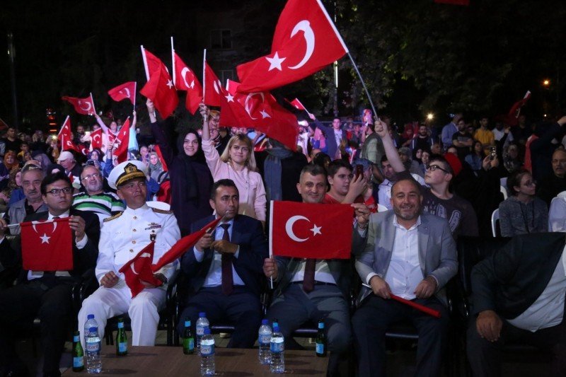 Gölcük’te vatan nöbeti ilk günkü gibi