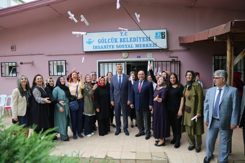 Pasta Kursu mezunlarına sertifikalarını Başkan Sezer verdi