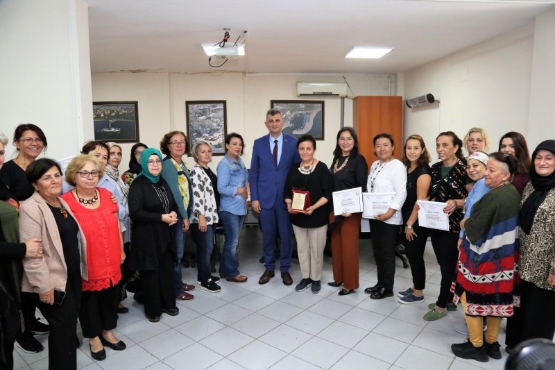 GÖLCÜK BELEDİYESİ GELENEKSEL SANATLARA SAHİP ÇIKIYOR