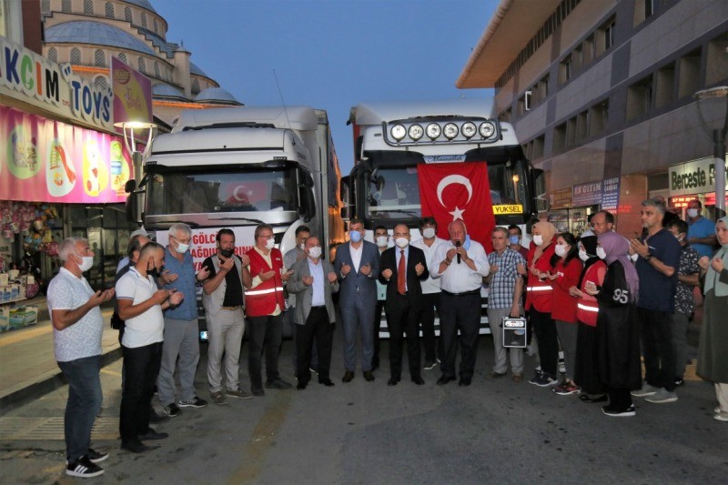 İlçemizden Sel Bölgelerine 3 Tır Yardım Malzemesi Desteği SEZER, ‘BU ACIYI EN İYİ GÖLCÜK ANLAR’