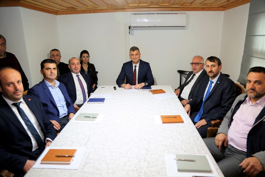Başkan Sezer İlçe Başkanlarıyla bir araya geldi PROJELER MASAYA YATIRILDI