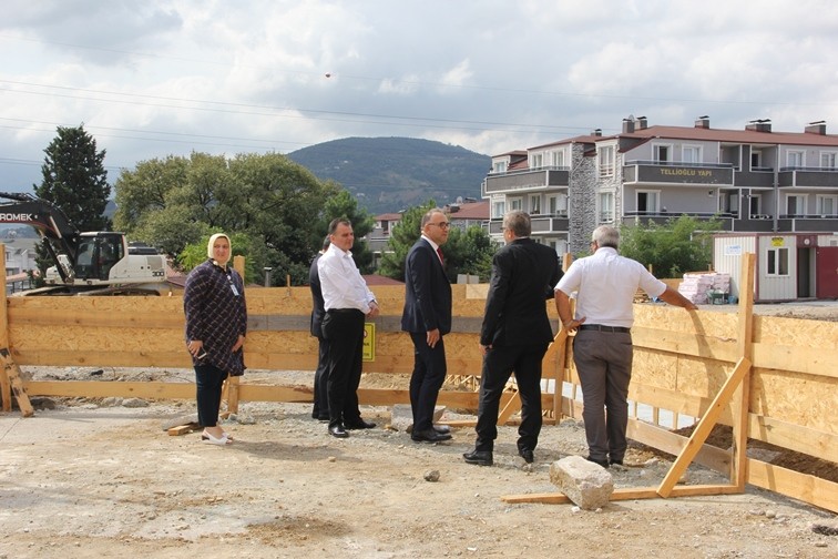 Gölcük Kaymakamı Cengiz Karabulut Yeni Hastane ve Prefabrik İnşaatında  İNCELEMELERDE BULUNDU