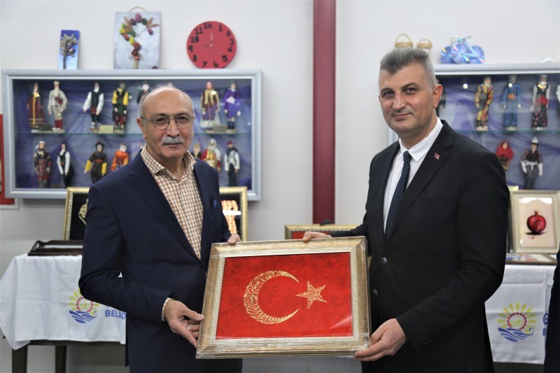 Unutulmaya yüz tutmuş Sanat Eserleri Gölcük’te sergileniyor BAŞKAN SEZER FARKI