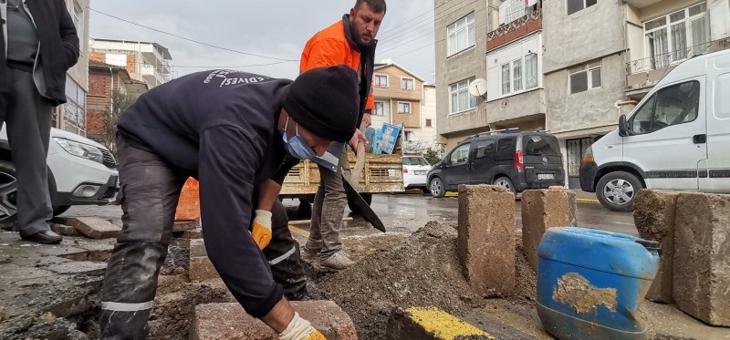 Gölcük’te konteyner cep yerleri yapımı devam ediyor