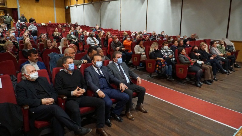GÖLCÜK BELEDİYESİ KOROSU’NDAN İÇ ISITAN KIŞ KONSERİ