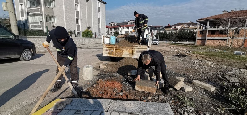 Gölcük’te konteyner cep yerleri yapımı devam ediyor