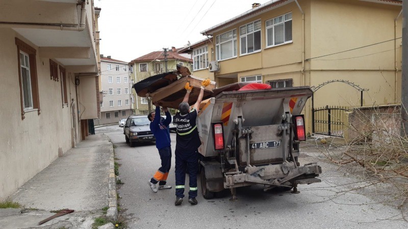 “ALO ÇÖP” Aracı Günün Her Saati vatandaşların hizmetinde