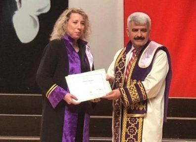 Doç. Dr. Mine Can Doçentlik Cübbesini giydi